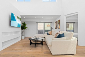 Upscale 3Level Unit Santa Monica Gem